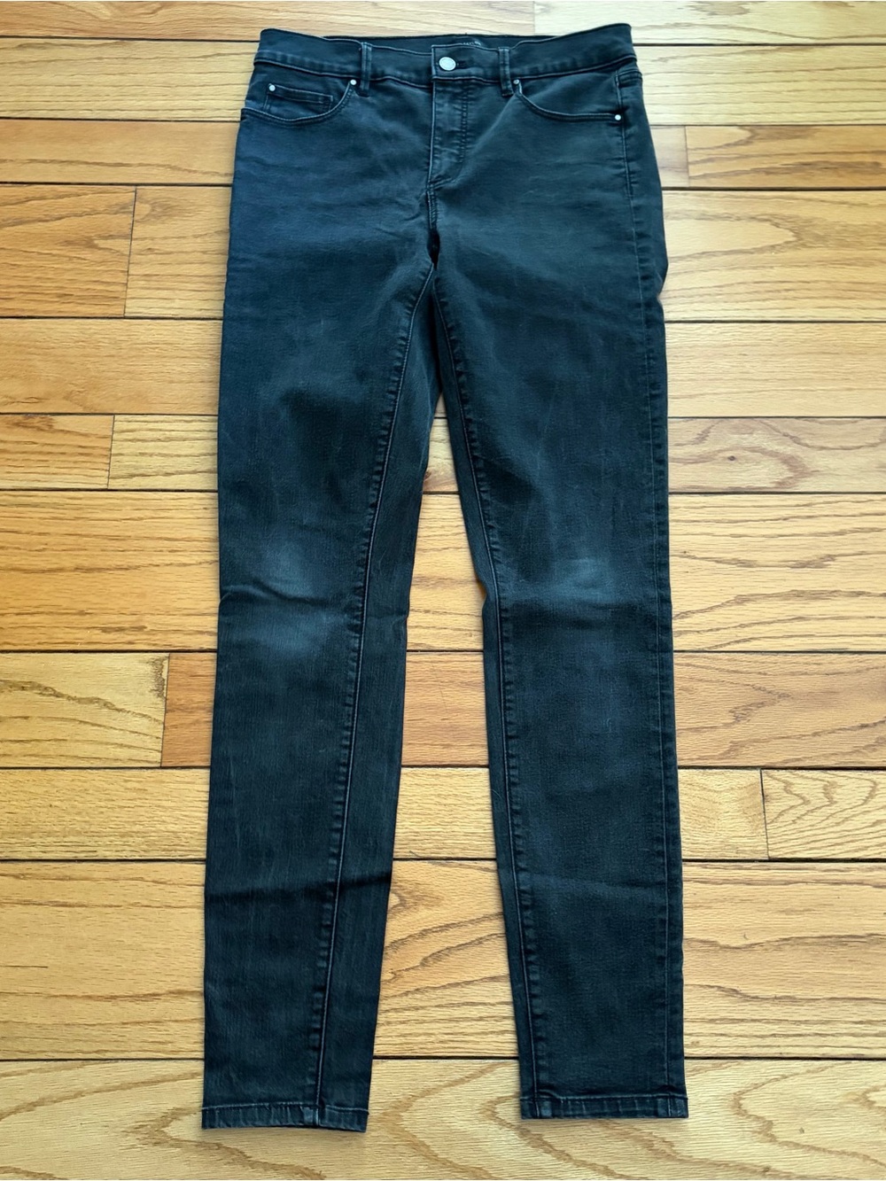 Ann Taylor 6 tall Women's Black washed High-Rise The Skinny Jeans